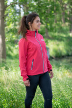 Afbeelding in Gallery-weergave laden, Rinda, dames softshell jack met afneembare capuchon, van Nordberg