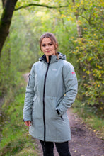 Afbeelding in Gallery-weergave laden, Gitte, is een gevoerd, lang model dames softshell jas van Nordberg