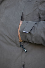 Afbeelding in Gallery-weergave laden, HALLVARD, warme gevoerde heren jas met capuchon van Nordberg