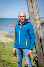 Afbeelding in Gallery-weergave laden, Mats, softshell jack heren met afneembare capuchon, in petrol melange, van Nordberg