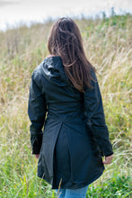 Afbeelding in Gallery-weergave laden, Katrina hooded wax jas in blauw