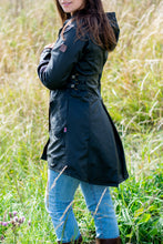 Afbeelding in Gallery-weergave laden, Katrina Hooded wax jas in bruin