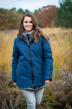 Afbeelding in Gallery-weergave laden, Olla, lang model dames jas, gevoerd, met afneembare capuchon, van Nordberg