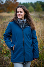 Afbeelding in Gallery-weergave laden, Olla, lang model dames jas, gevoerd, met afneembare capuchon, van Nordberg