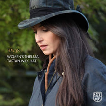 Afbeelding in Gallery-weergave laden, Thelma, klassieke wax hoed dames in blackwatch