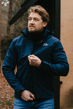 Afbeelding in Gallery-weergave laden, Eldgrim heren softshell jas in  navy met afneembare capuchon, van Nordberg